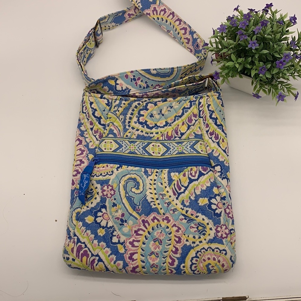 Vera Bradley blue paisley crossbody